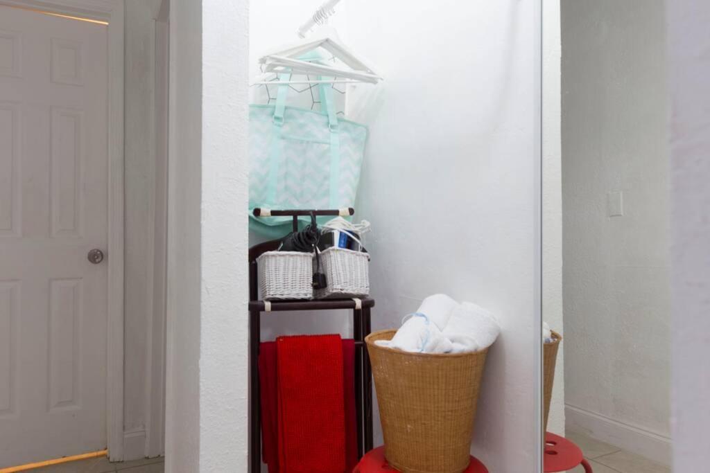 1 Bedroom Apt Near Coconut Grove Miami Exterior foto
