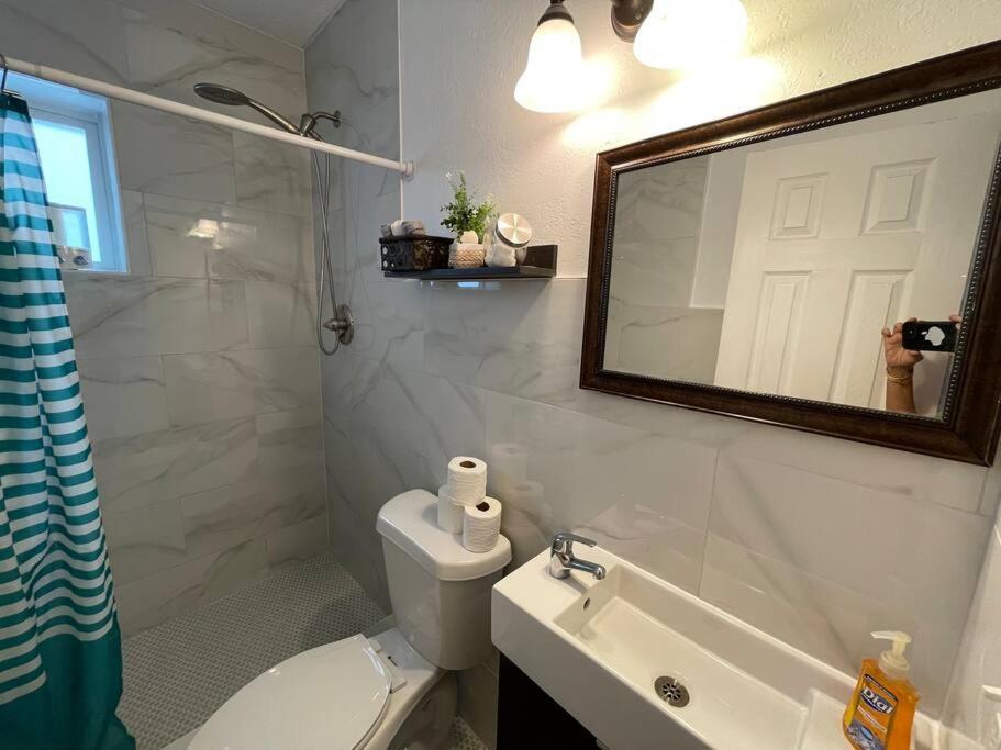 1 Bedroom Apt Near Coconut Grove Miami Exterior foto